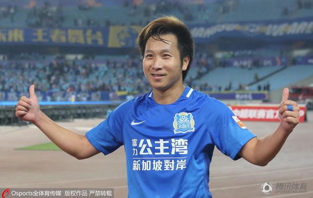 周票房冠军由《猩球崛起3：终极之战》摘得接力棒，《蜘蛛侠：英雄归来》退居第二位，总票房超6亿，追赶今 《蜘蛛侠：归来》曝光新片场照 小蜘蛛骑自行车 2016-07-12 近日，《蜘蛛侠：归来》曝光在亚特兰大拍摄基地的全新片场照！