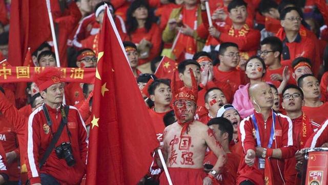 作为《中国奇谭》系列首部动画电影，该片由《小妖怪的夏天》原班主创倾情呈现，延续短片同一世界观，在“平行时空”下开辟全新故事线——小猪妖 《浪浪山小妖怪》首曝长预告 小妖拼团踏上取经路 2025-07-14 喜剧动画电影《浪浪山小妖怪》发布全新“专业团队”版预告，小猪妖、蛤蟆精、黄鼠狼精和猩猩怪四个外表与性格迥异的草根小妖，假扮唐僧师徒，组团西行，踏上一段荒诞离奇、笑泪交织的取经之旅。