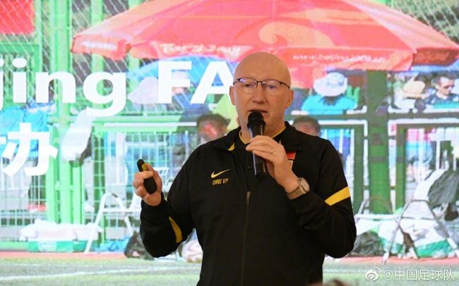 在导演的激励下，赵学昊带领团队惊人的在10个月完成了一个实体建筑，符合电影拍摄标准，达到现在的一个影像成像，这其实是一个奇迹。